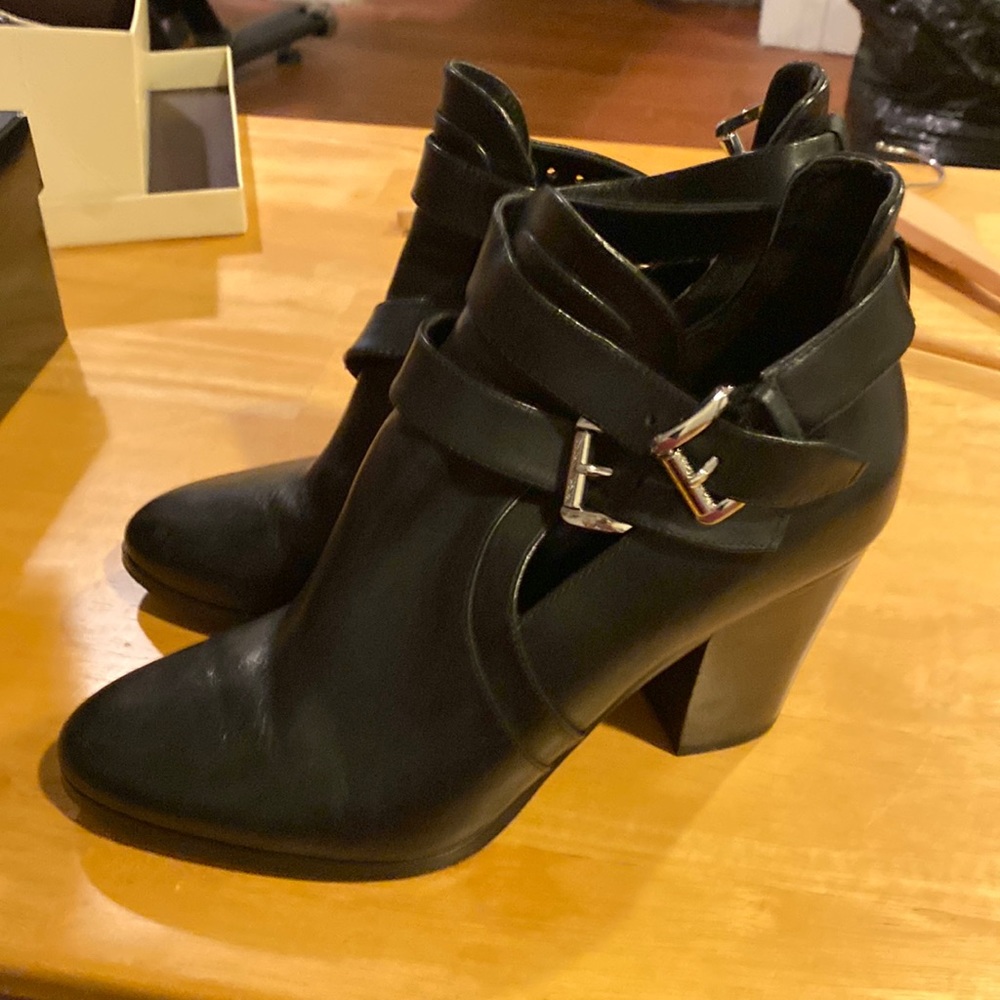 Michael Kors black leather ankle boot size 9